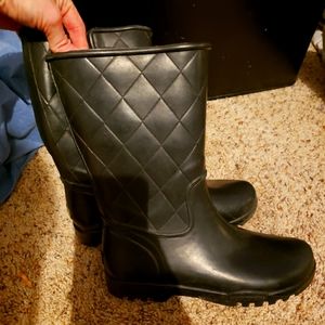 Womans Sperry rainboot size 6